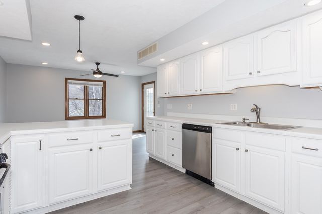 1204 Henry Street, Normal, IL 61761