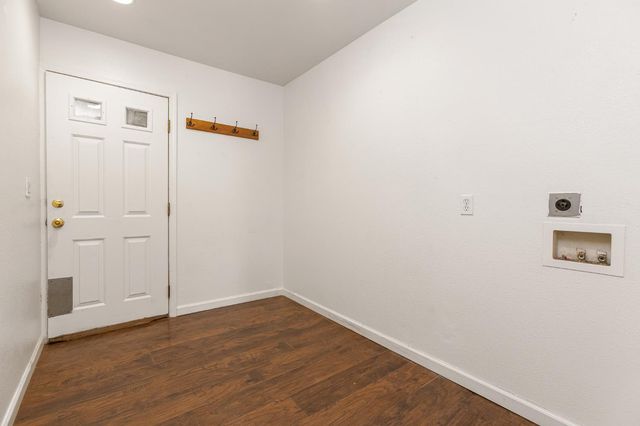 6148 Red Robin Rd, Placerville, CA 95667