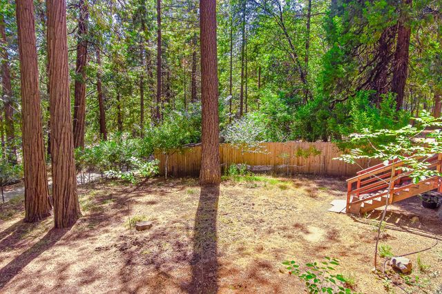 6148 Red Robin Rd, Placerville, CA 95667