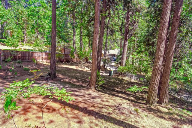 6148 Red Robin Rd, Placerville, CA 95667