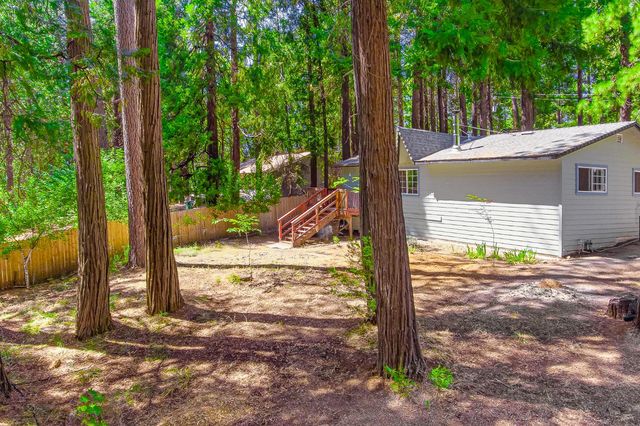 6148 Red Robin Rd, Placerville, CA 95667