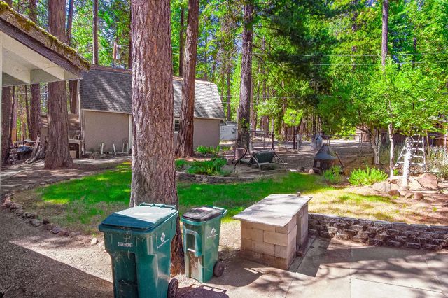 6148 Red Robin Rd, Placerville, CA 95667