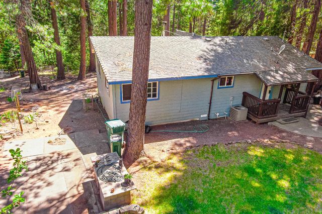 6148 Red Robin Rd, Placerville, CA 95667