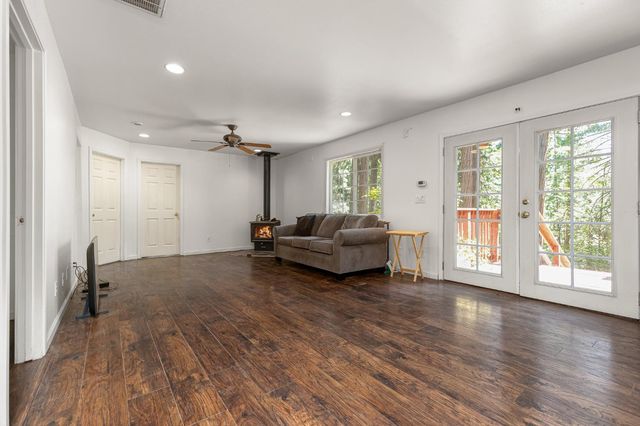 6148 Red Robin Rd, Placerville, CA 95667