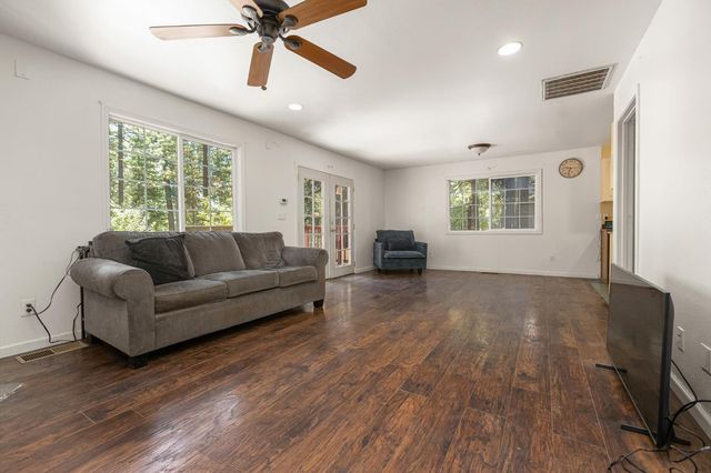6148 Red Robin Rd, Placerville, CA 95667