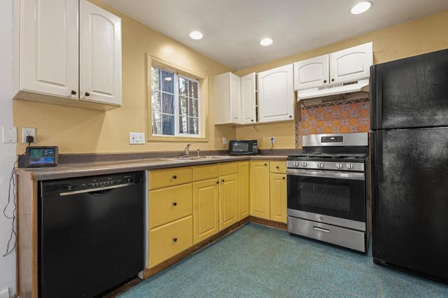 6148 Red Robin Rd, Placerville, CA 95667