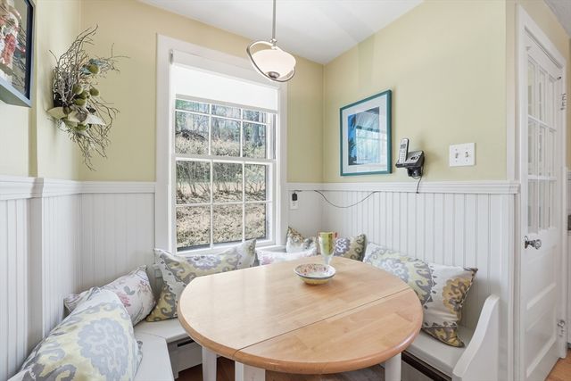 11 Drury Ln, Worcester, MA 01609