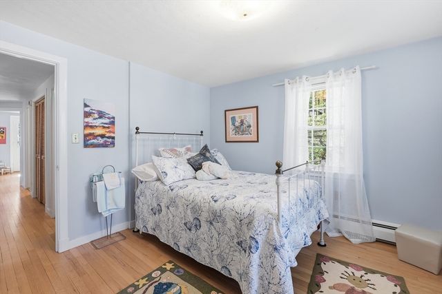 11 Drury Ln, Worcester, MA 01609