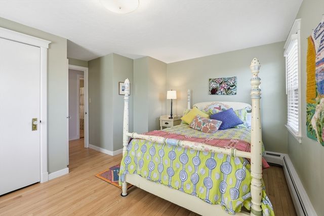 11 Drury Ln, Worcester, MA 01609
