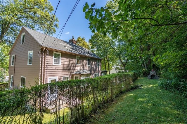 11 Drury Ln, Worcester, MA 01609
