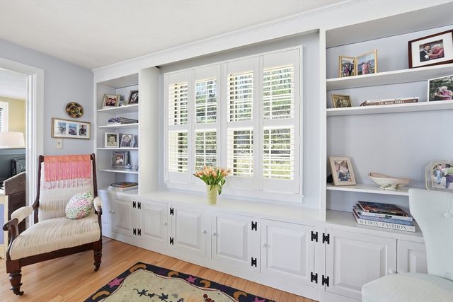 11 Drury Ln, Worcester, MA 01609