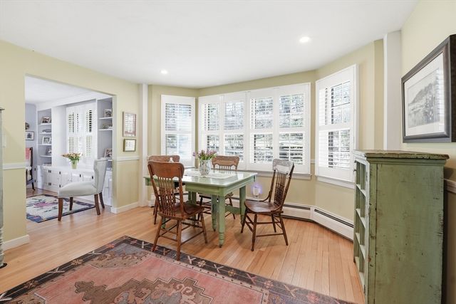11 Drury Ln, Worcester, MA 01609