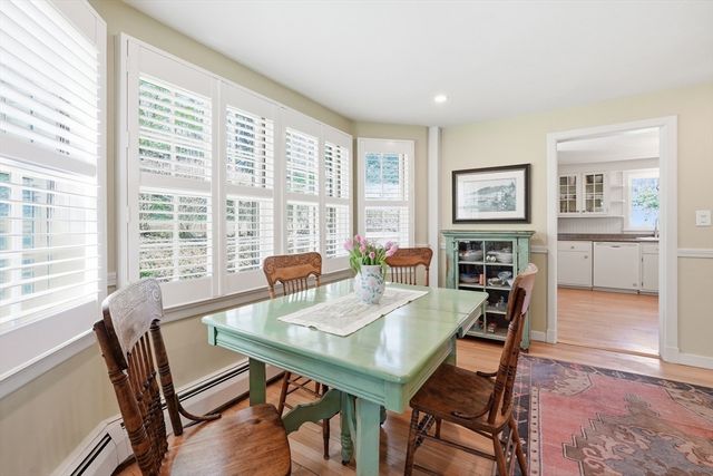 11 Drury Ln, Worcester, MA 01609