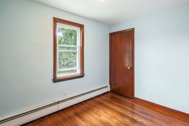 12 Casavan Ave, Shrewsbury, MA 01545