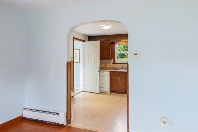 12 Casavan Ave, Shrewsbury, MA 01545