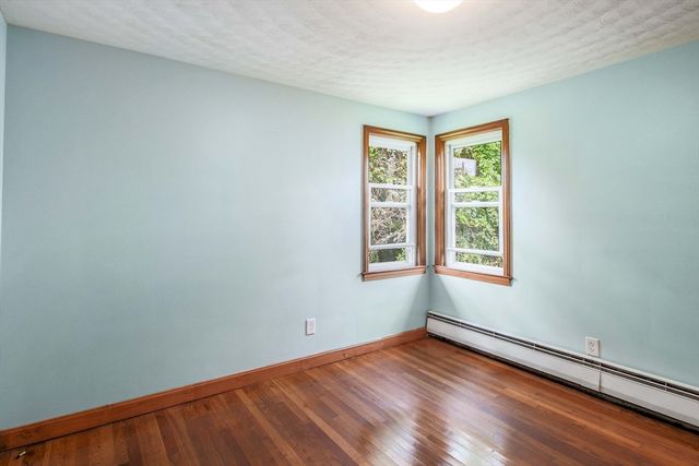 12 Casavan Ave, Shrewsbury, MA 01545