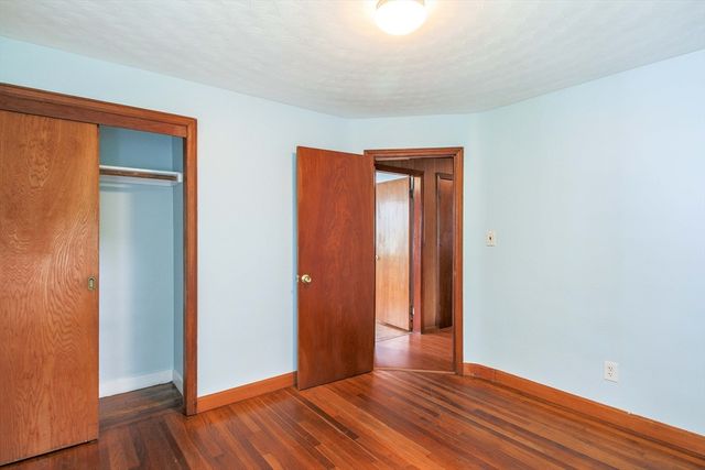 12 Casavan Ave, Shrewsbury, MA 01545