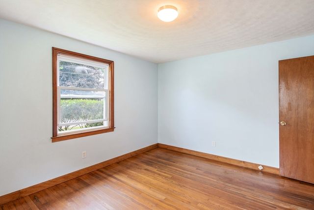 12 Casavan Ave, Shrewsbury, MA 01545