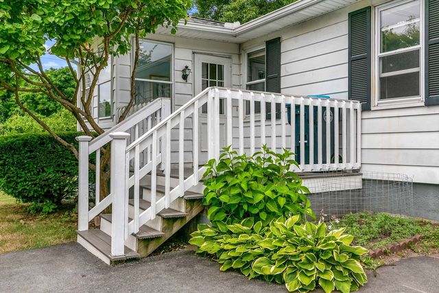 12 Casavan Ave, Shrewsbury, MA 01545
