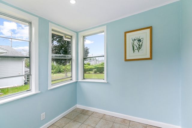12 Casavan Ave, Shrewsbury, MA 01545