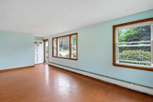 12 Casavan Ave, Shrewsbury, MA 01545