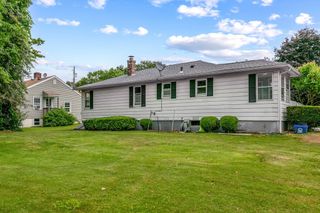 12 Casavan Ave, Shrewsbury, MA 01545