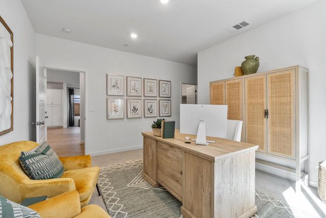 1053 Springtime Avenue, Clovis, CA 93619