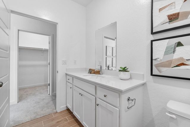 1053 Springtime Avenue, Clovis, CA 93619