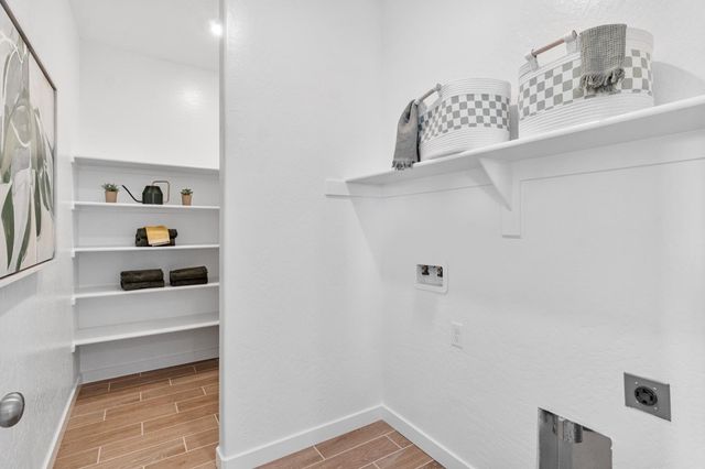 1053 Springtime Avenue, Clovis, CA 93619