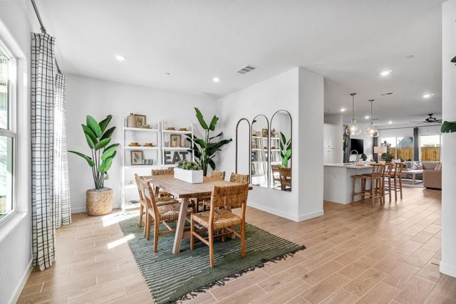 1053 Springtime Avenue, Clovis, CA 93619