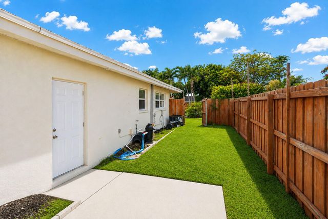 3854 BUTTERCUP Circle S, Palm Beach Gardens, FL 33410