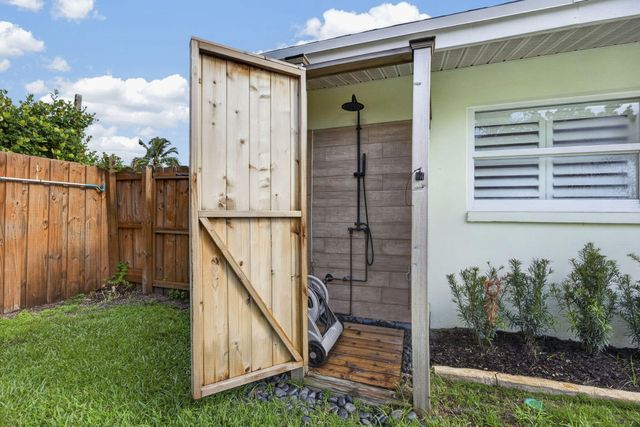 3854 BUTTERCUP Circle S, Palm Beach Gardens, FL 33410