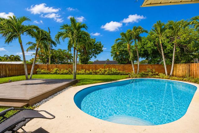 3854 BUTTERCUP Circle S, Palm Beach Gardens, FL 33410