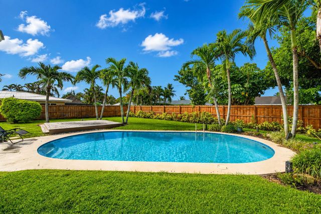 3854 BUTTERCUP Circle S, Palm Beach Gardens, FL 33410