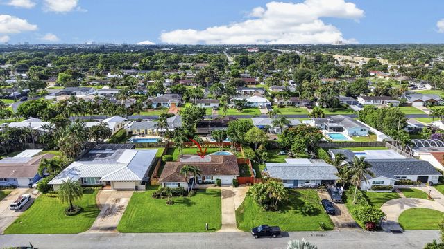 3854 BUTTERCUP Circle S, Palm Beach Gardens, FL 33410