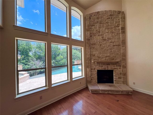 206 Varco DR, Austin, TX 78738