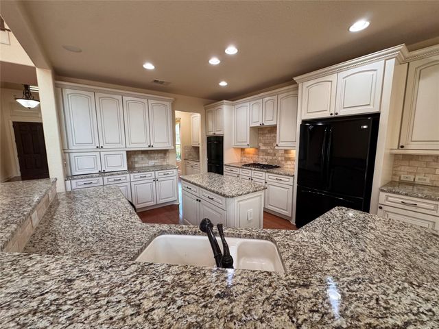 206 Varco DR, Austin, TX 78738