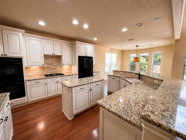 206 Varco DR, Austin, TX 78738