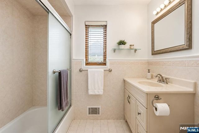 545 Summit Street, Englewood Cliffs, NJ 07632