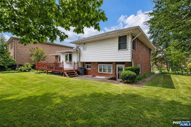 545 Summit Street, Englewood Cliffs, NJ 07632