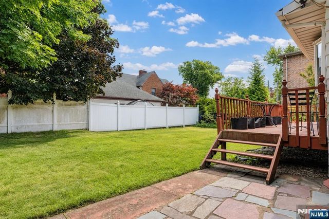 545 Summit Street, Englewood Cliffs, NJ 07632