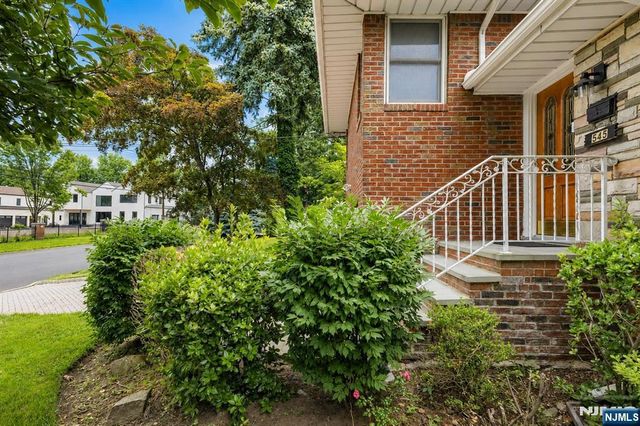 545 Summit Street, Englewood Cliffs, NJ 07632