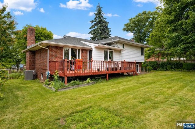545 Summit Street, Englewood Cliffs, NJ 07632