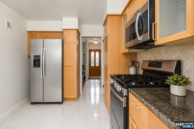 545 Summit Street, Englewood Cliffs, NJ 07632