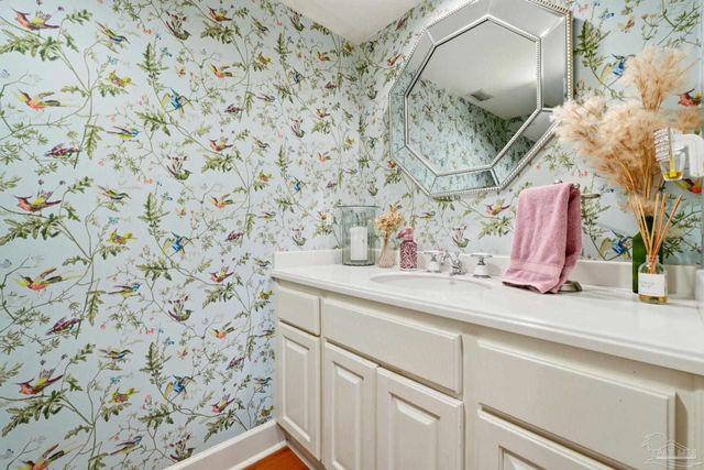 5931 Mills Lake Blvd, Pensacola, FL 32526