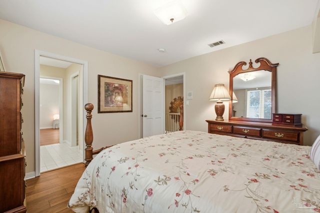 5931 Mills Lake Blvd, Pensacola, FL 32526