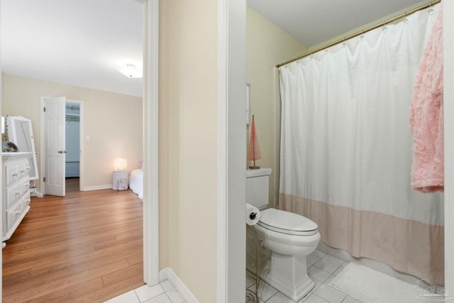 5931 Mills Lake Blvd, Pensacola, FL 32526