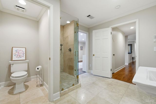 5931 Mills Lake Blvd, Pensacola, FL 32526