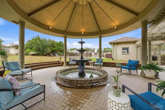 5931 Mills Lake Blvd, Pensacola, FL 32526