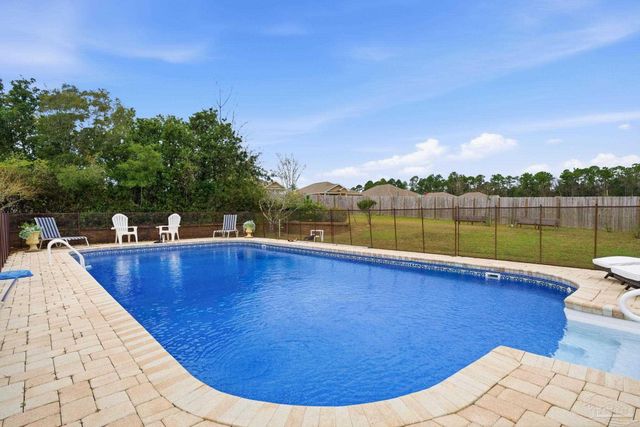5931 Mills Lake Blvd, Pensacola, FL 32526
